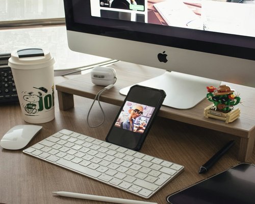 Office desk setup in Lima